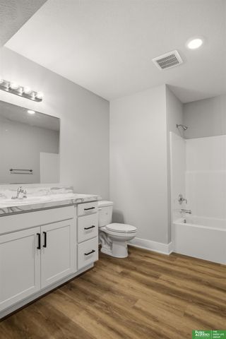 2452 Camden Avenue, Omaha, NE 68111