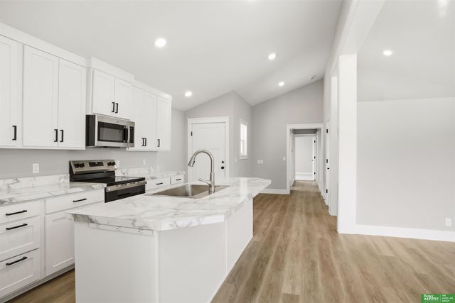 2452 Camden Avenue, Omaha, NE 68111