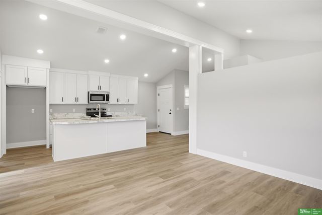 2452 Camden Avenue, Omaha, NE 68111