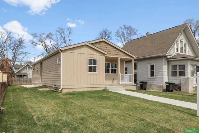 2452 Camden Avenue, Omaha, NE 68111