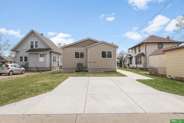 2452 Camden Avenue, Omaha, NE 68111