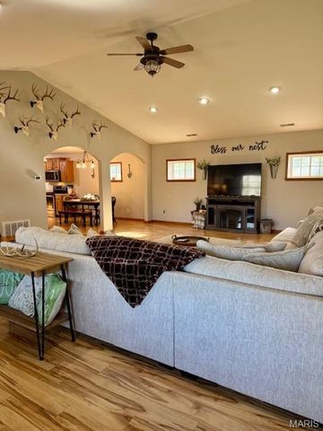 8032 T Highway, Fredericktown, MO 63645