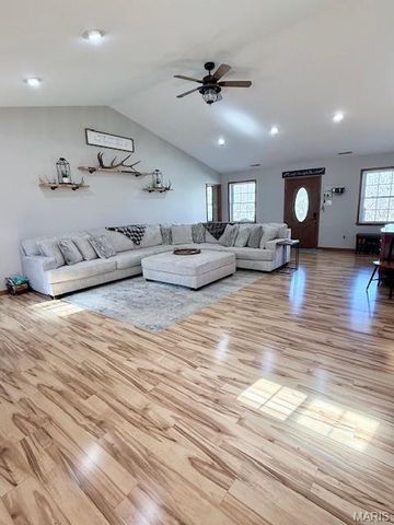 8032 T Highway, Fredericktown, MO 63645