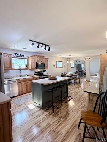 8032 T Highway, Fredericktown, MO 63645