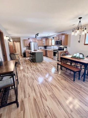 8032 T Highway, Fredericktown, MO 63645