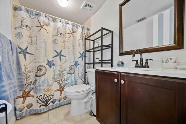 320 TIMBER LAKE DRIVE 320, Bradenton, FL 34210