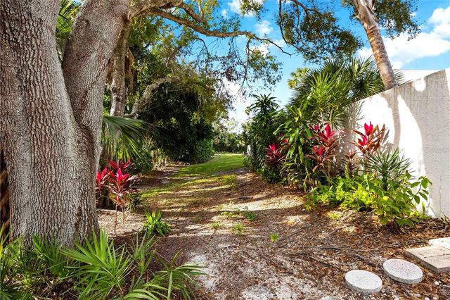 320 TIMBER LAKE DRIVE 320, Bradenton, FL 34210