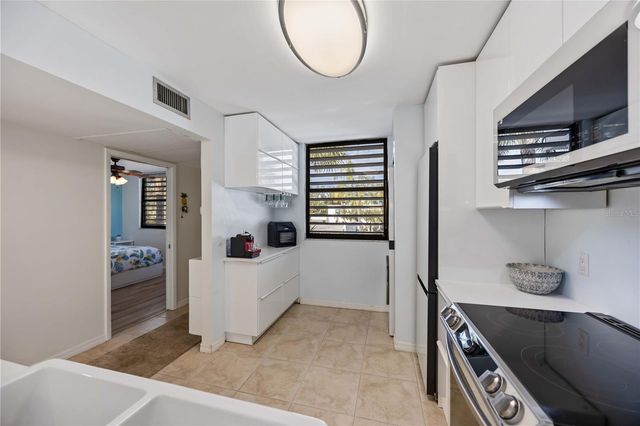 320 TIMBER LAKE DRIVE 320, Bradenton, FL 34210