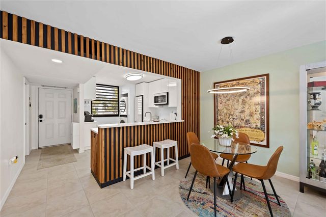 320 TIMBER LAKE DRIVE 320, Bradenton, FL 34210