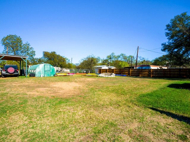 301 E Castlebriar DR, Marble Falls, TX 78654