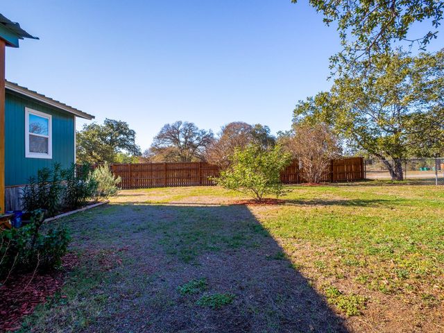 301 E Castlebriar DR, Marble Falls, TX 78654