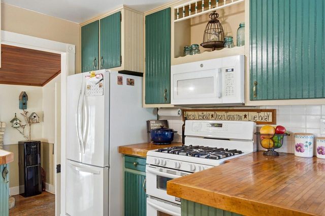 1770 Pleasant Valley ROAD, Grafton, WI 53024
