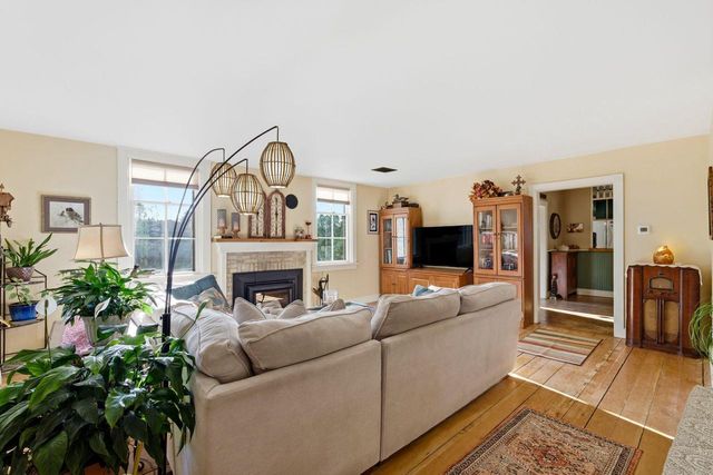 1770 Pleasant Valley ROAD, Grafton, WI 53024