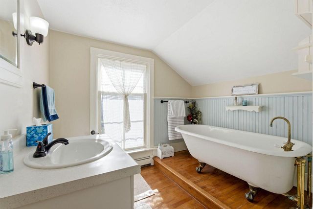 1770 Pleasant Valley ROAD, Grafton, WI 53024