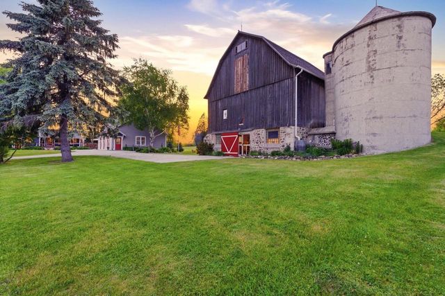 1770 Pleasant Valley ROAD, Grafton, WI 53024