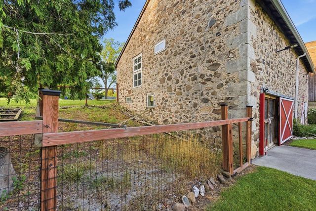 1770 Pleasant Valley ROAD, Grafton, WI 53024