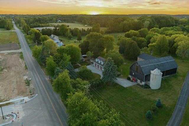 1770 Pleasant Valley ROAD, Grafton, WI 53024