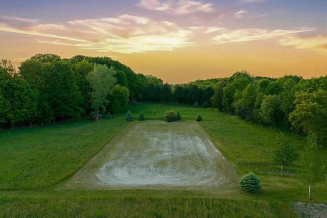 1770 Pleasant Valley ROAD, Grafton, WI 53024