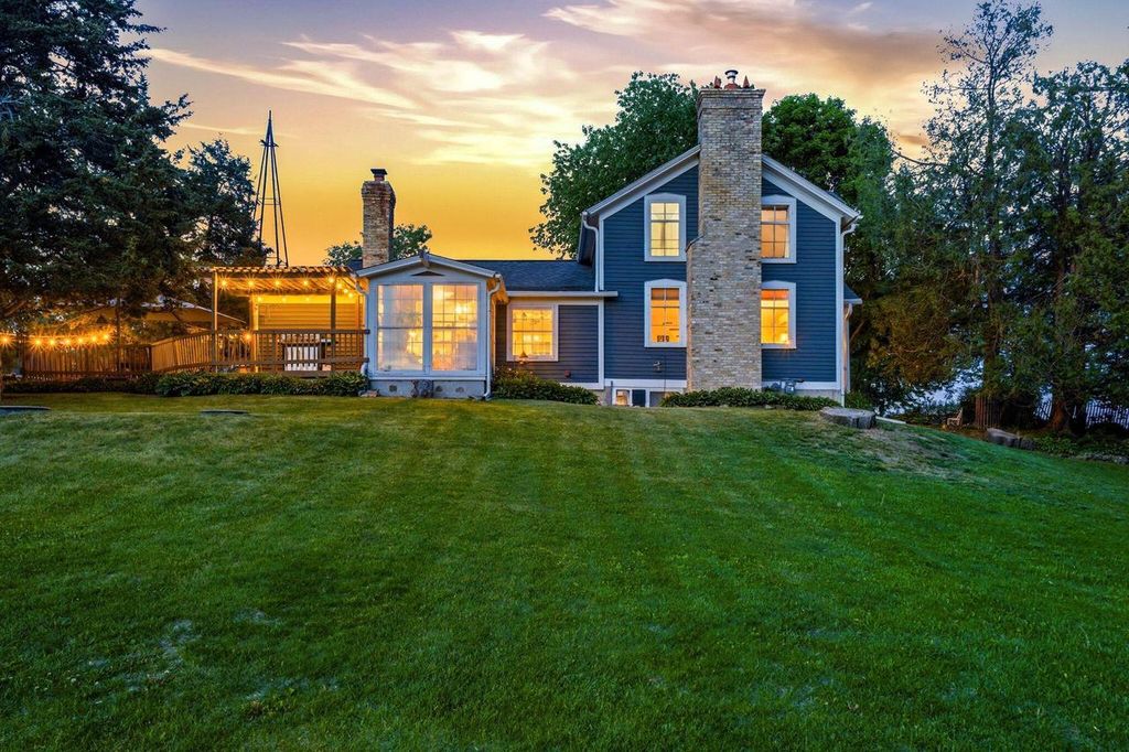 1770 Pleasant Valley ROAD, Grafton, WI 53024