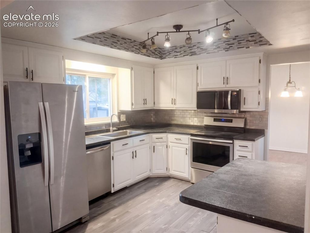 4015 Valli Vista Road, Colorado Springs, CO 80909 — photo 2