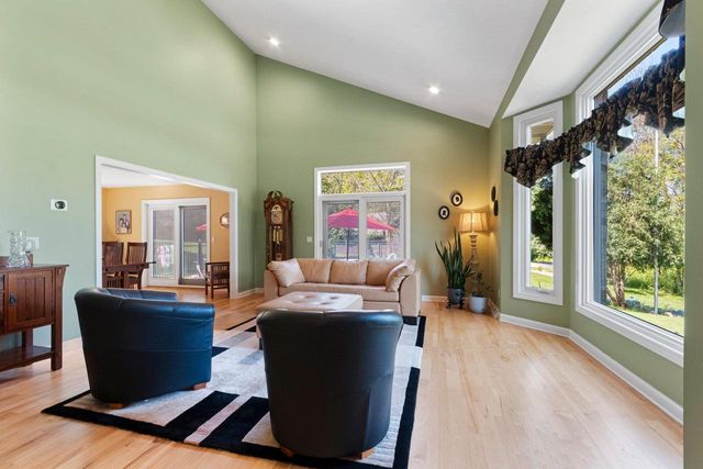 3380 DICKINSON ROAD, De Pere, WI 54115