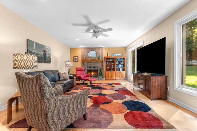 3380 DICKINSON ROAD, De Pere, WI 54115