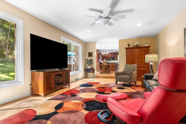 3380 DICKINSON ROAD, De Pere, WI 54115
