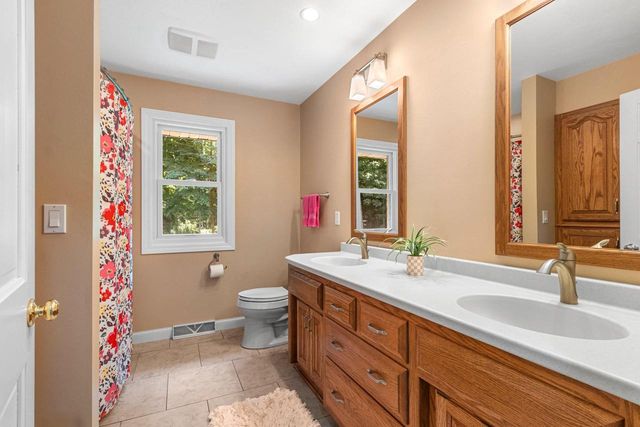 3380 DICKINSON ROAD, De Pere, WI 54115