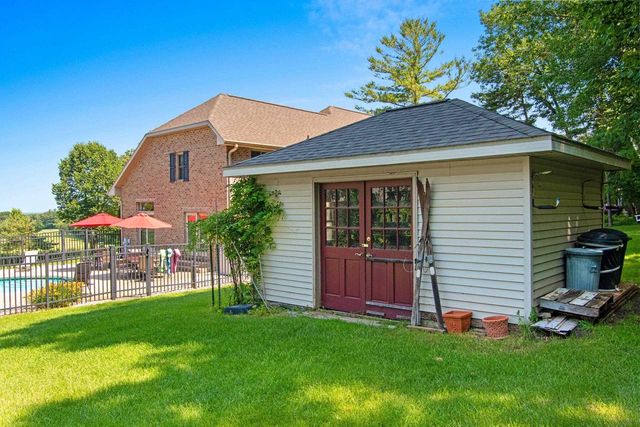 3380 DICKINSON ROAD, De Pere, WI 54115