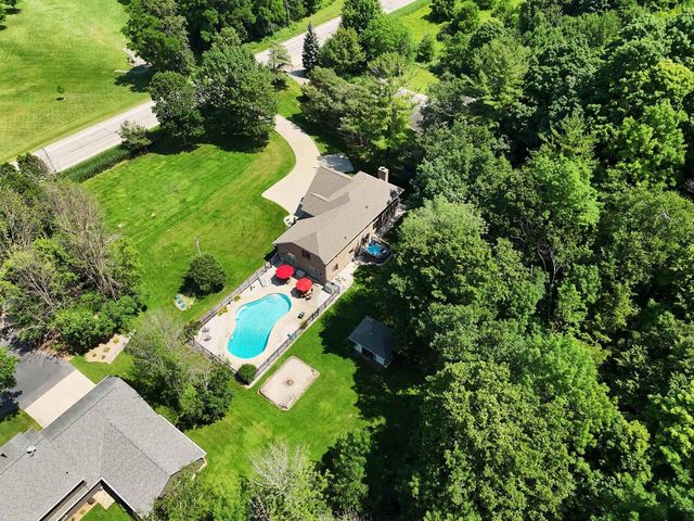 3380 DICKINSON ROAD, De Pere, WI 54115