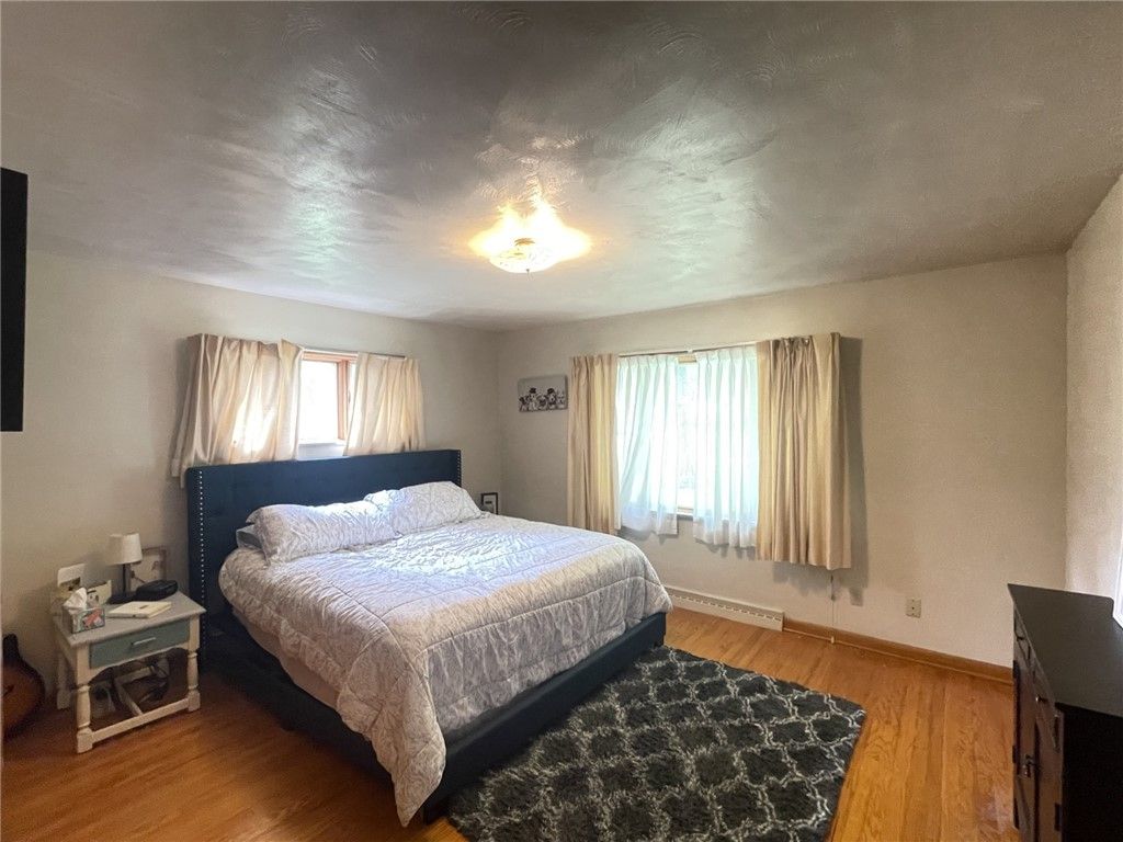 Image 11 of property listing at 229 Meadowbrook Road, Hermitage, PA 16148