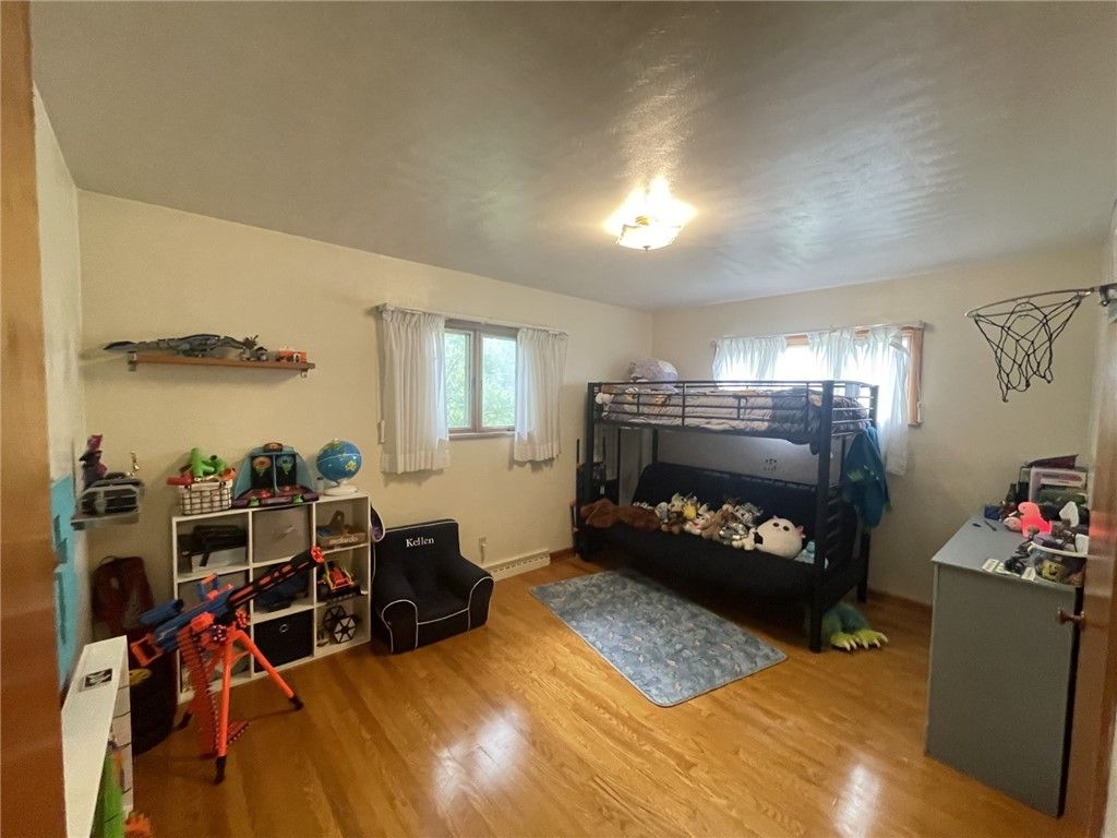 Image 13 of property listing at 229 Meadowbrook Road, Hermitage, PA 16148