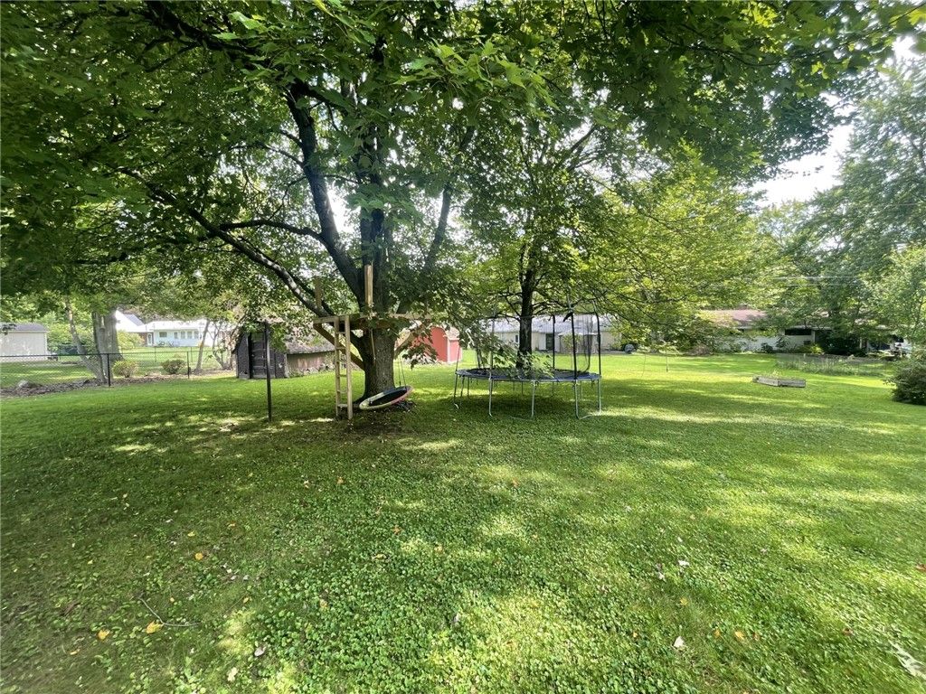 Image 33 of property listing at 229 Meadowbrook Road, Hermitage, PA 16148