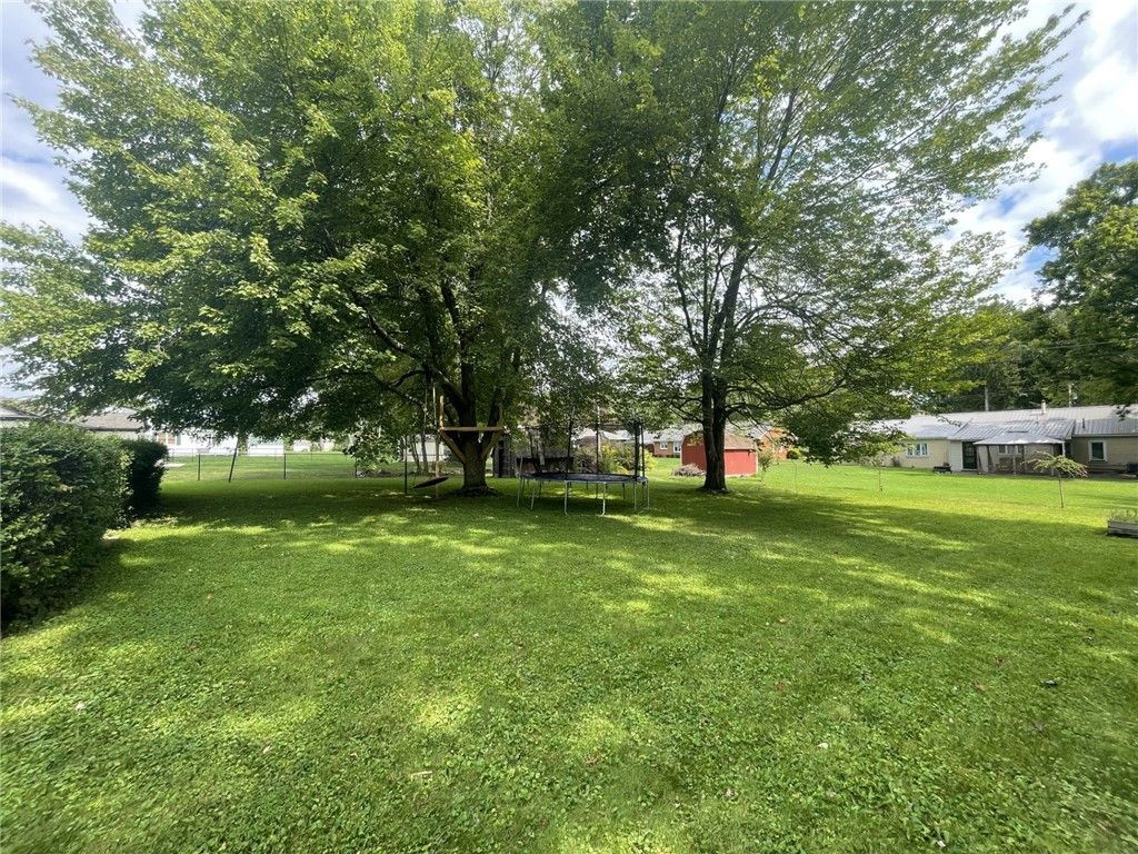 Image 34 of property listing at 229 Meadowbrook Road, Hermitage, PA 16148