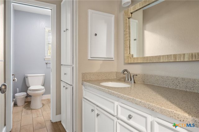 1215 Amanda, Canyon Lake, TX 78133