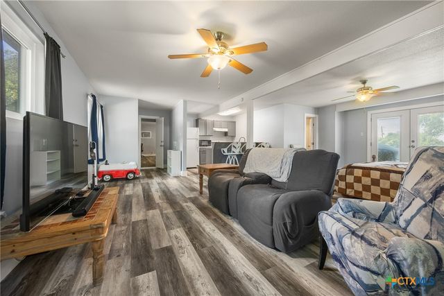 1215 Amanda, Canyon Lake, TX 78133