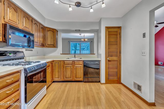 63 Turnberry Circle, Toms River, NJ 08753