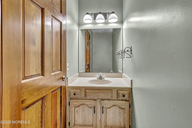 63 Turnberry Circle, Toms River, NJ 08753
