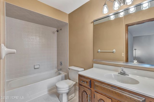 63 Turnberry Circle, Toms River, NJ 08753