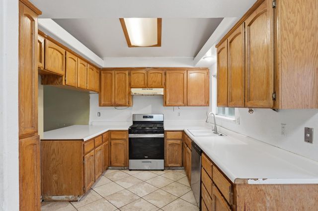 718 Gamay Avenue, Madera, CA 93637