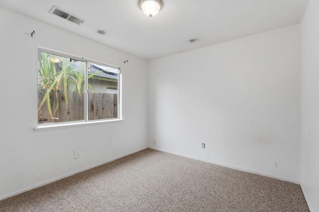 718 Gamay Avenue, Madera, CA 93637