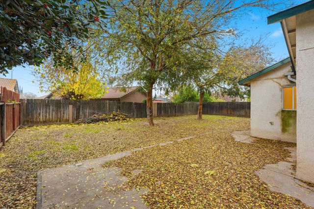 718 Gamay Avenue, Madera, CA 93637