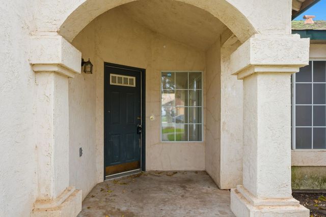 718 Gamay Avenue, Madera, CA 93637