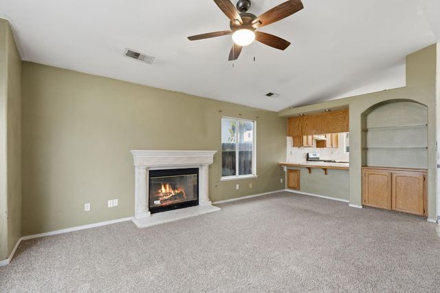 718 Gamay Avenue, Madera, CA 93637