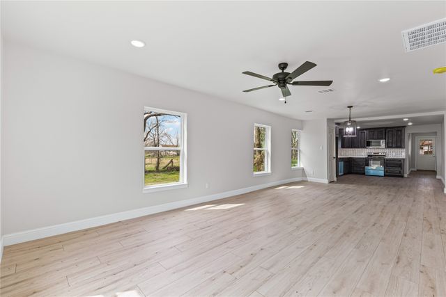 115 Vineyard Avenue, Hillsboro, TX 76645
