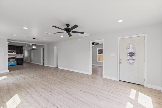 115 Vineyard Avenue, Hillsboro, TX 76645