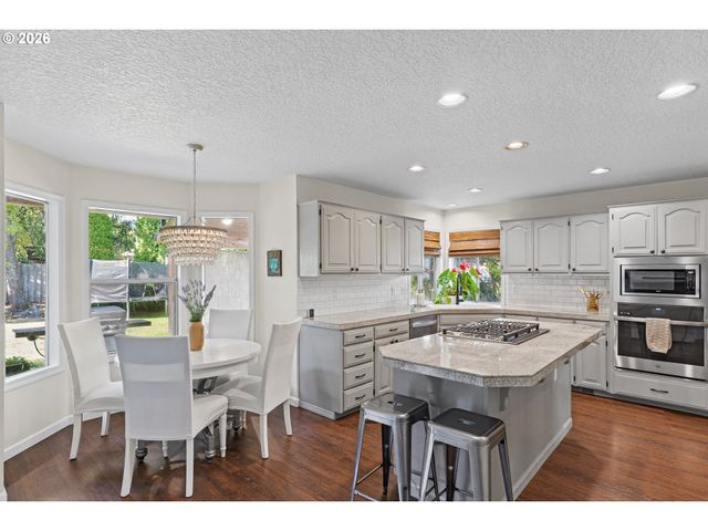 445 Sw 167TH Ave, Beaverton, OR 97006
