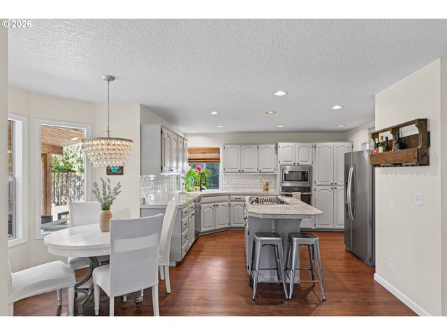 445 Sw 167TH Ave, Beaverton, OR 97006