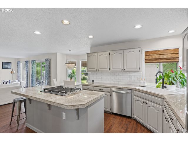 445 Sw 167TH Ave, Beaverton, OR 97006