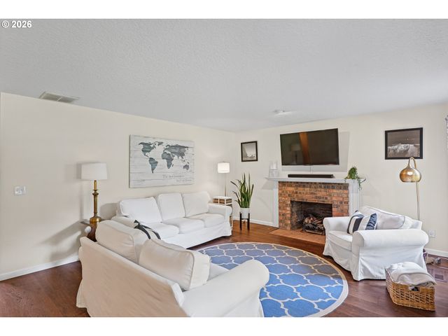 445 Sw 167TH Ave, Beaverton, OR 97006